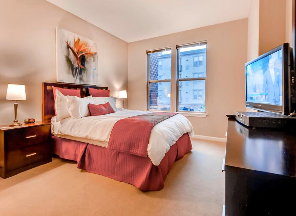 Bluebird Suites In Downtown Providence Exterior foto